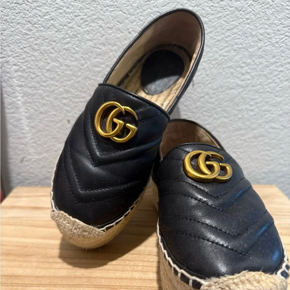 Gucci Black Espadrilles with Gold Logo size 8 - Picture 4 of 5
